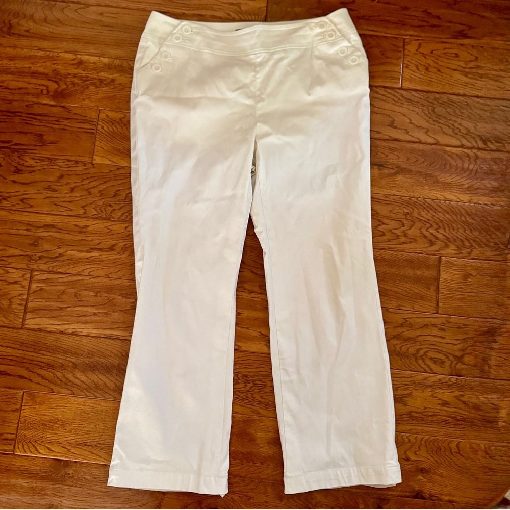 Anne Klein  white pants with button detail